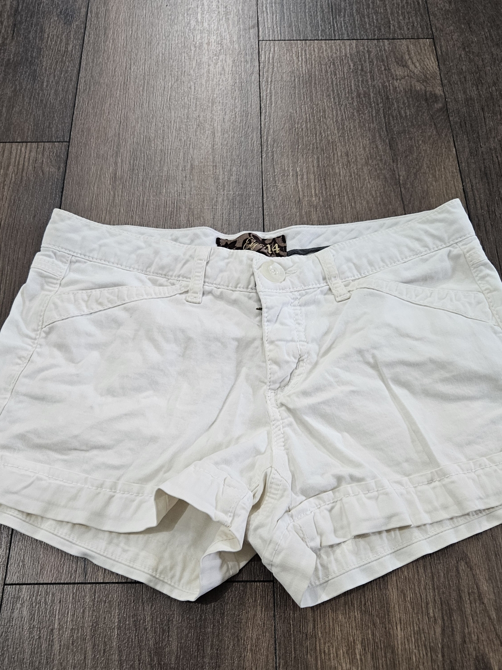 Eight 14 Women's White Chino Shorts Size 28